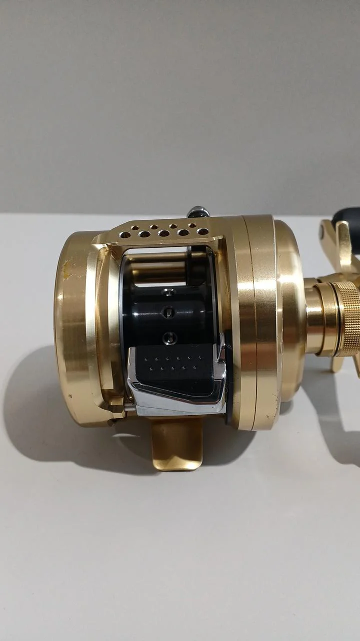 SHIMANO Baitcasting Reel 15CALCUTTA CONQUEST 200HG - Image 3