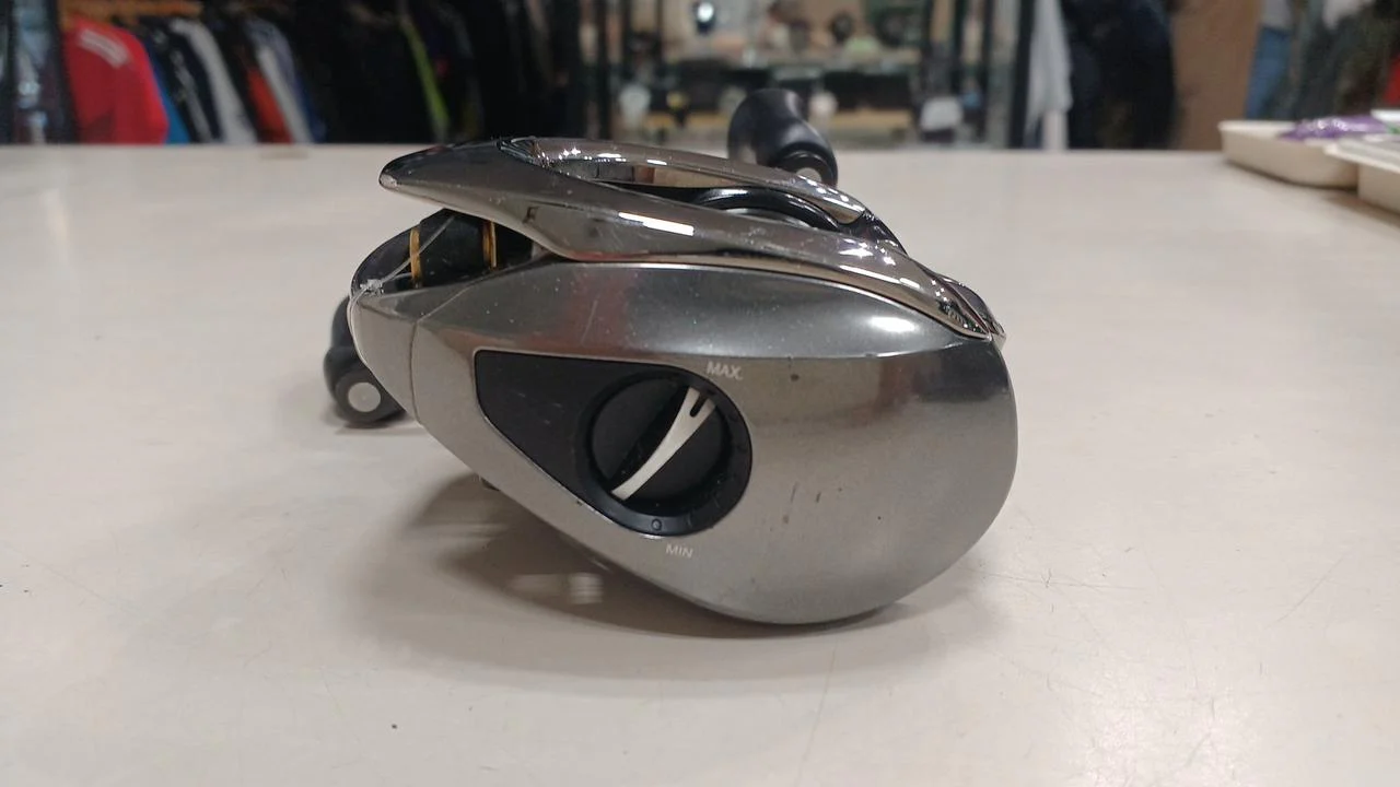 SHIMANO Baitcasting Reel 16 Antares DC - Image 4