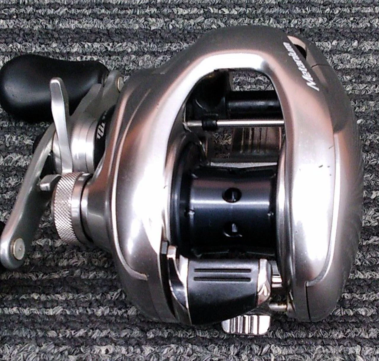 SHIMANO Baitcasting Reel 16 Metanium - Image 3