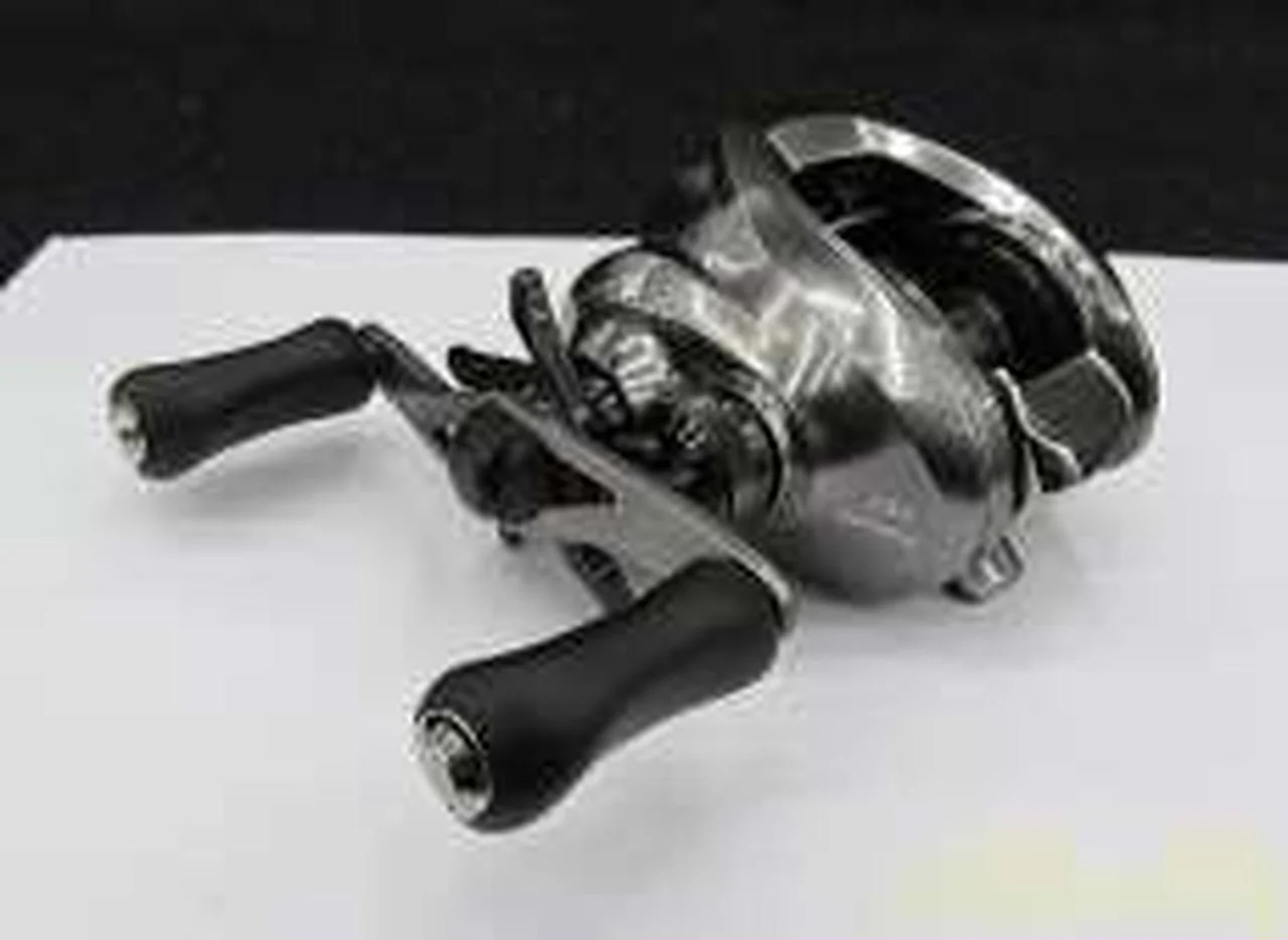 SHIMANO Baitcasting Reel 17CHRONARCH MGL 150 - Image 4