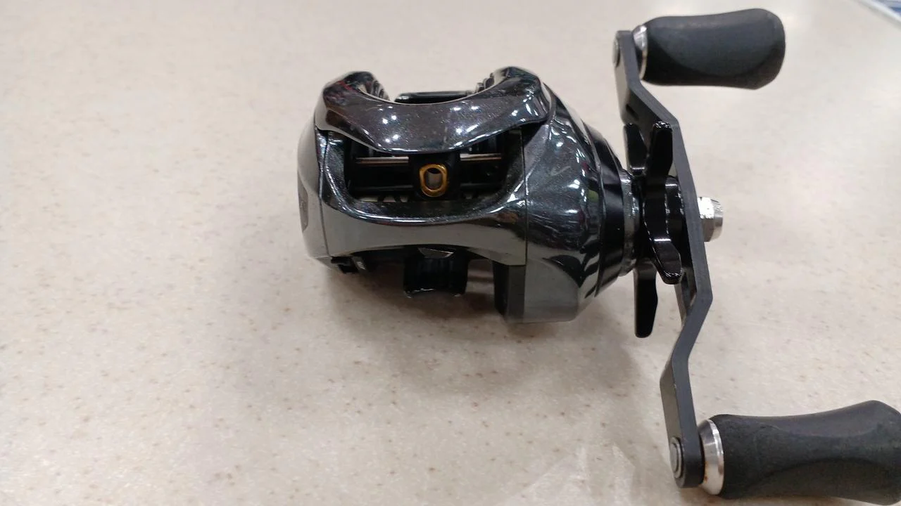 SHIMANO Baitcasting Reel 18ANTARES DC MD LEFT - Image 3