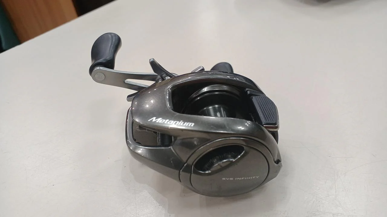 SHIMANO Baitcasting Reel 20 METANIUM - Image 2