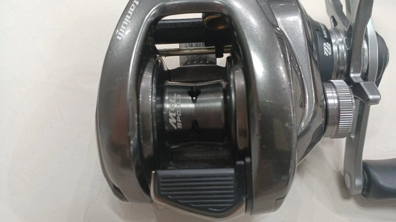 SHIMANO Baitcasting Reel 20 METANIUM - Image 4