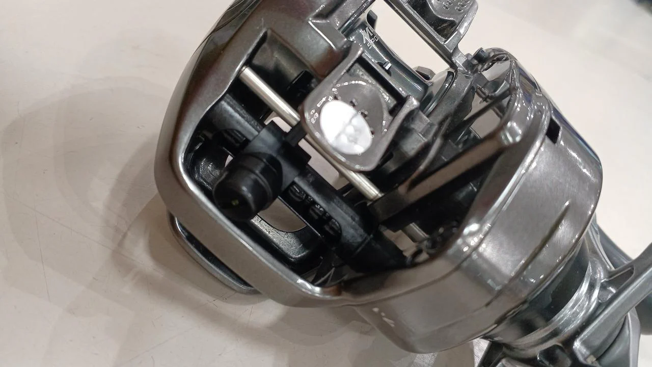 SHIMANO Baitcasting reel 20 Metanium - Image 6