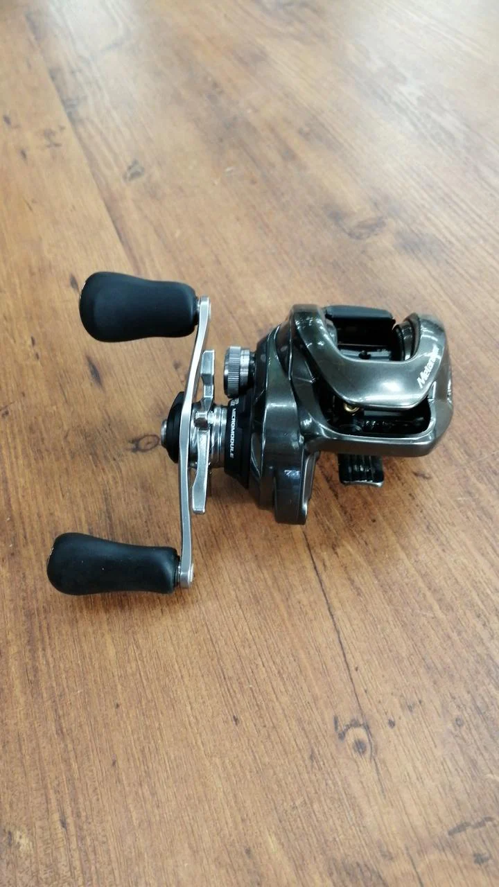 SHIMANO Baitcasting reel 20METANIUM RH 04114 - Image 2