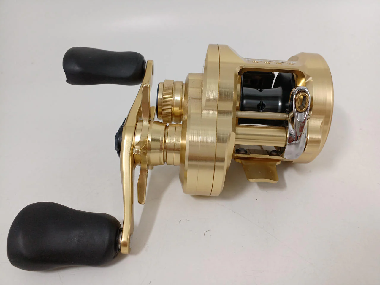 SHIMANO Baitcasting Reel 21 CALCUTTA CONQUEST 200HG - Image 2