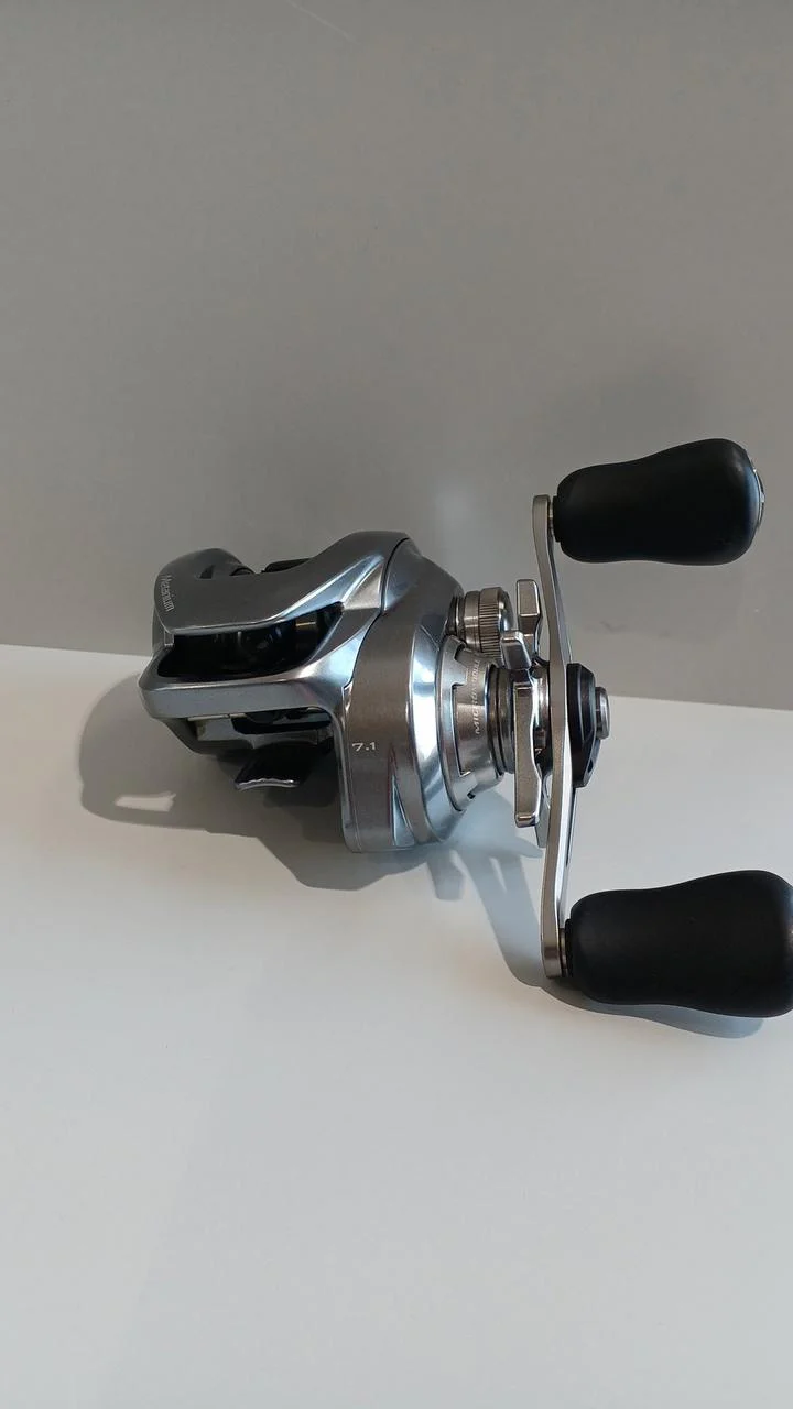 SHIMANO Baitcasting Reel 22 METANIUM Shallow Edition HG LEFT