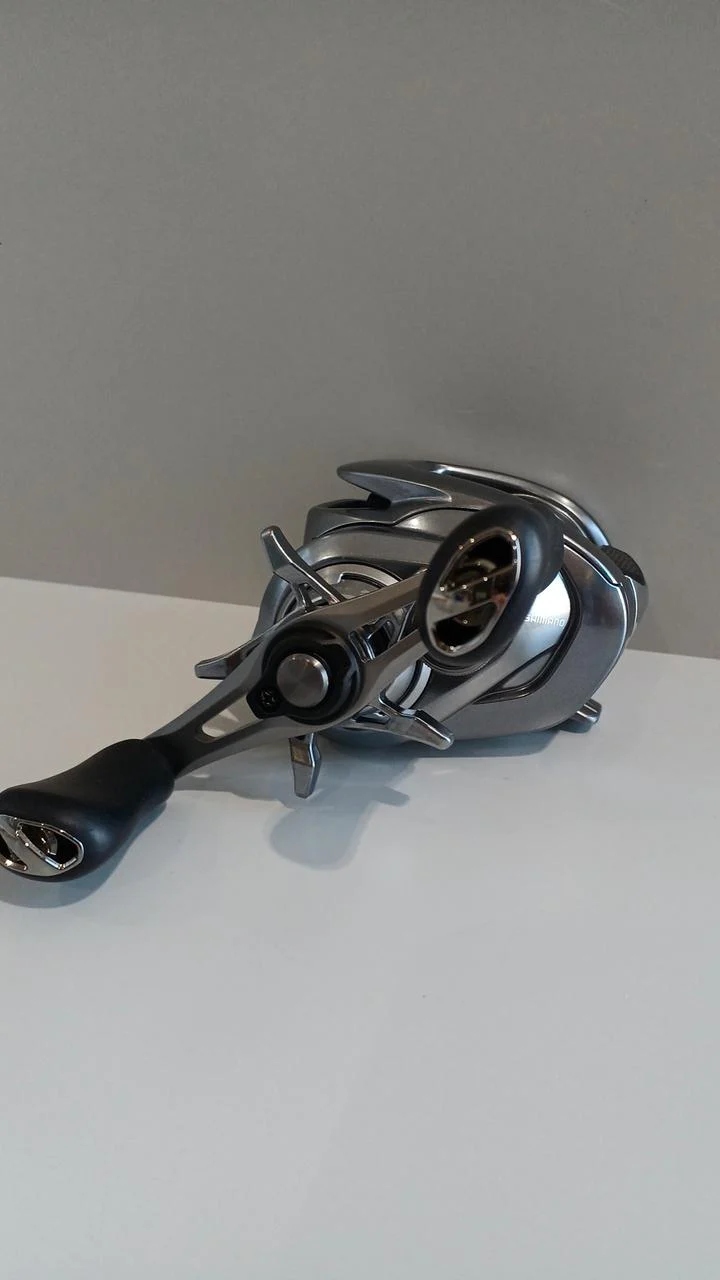 SHIMANO Baitcasting Reel 22 METANIUM Shallow Edition HG LEFT - Image 4