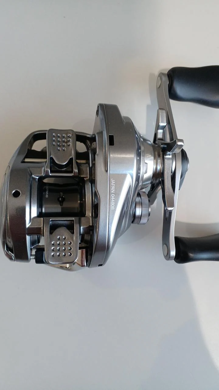 SHIMANO Baitcasting Reel 22 METANIUM Shallow Edition HG LEFT - Image 5