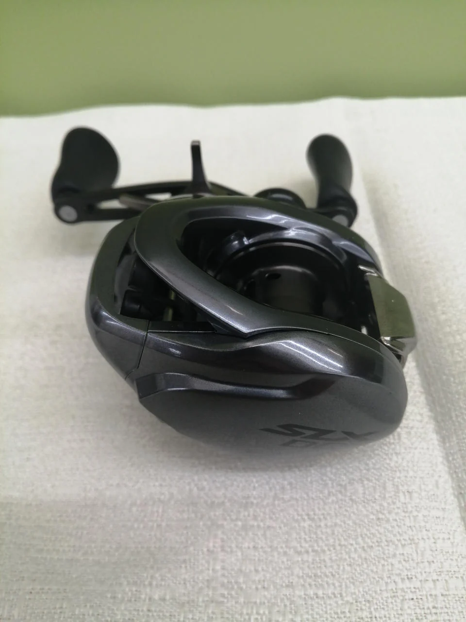 SHIMANO Baitcasting Reel 22 SLX DC 70XG XT - Image 2