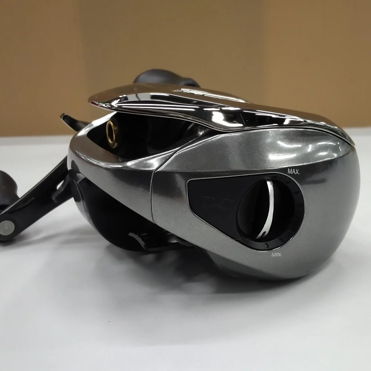 SHIMANO Baitcasting Reel ANTARES DC HG RH - Image 4