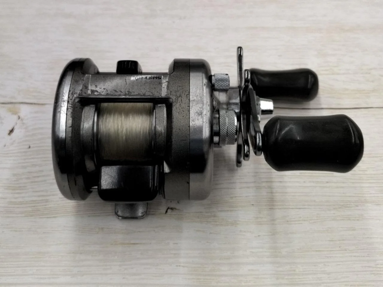 SHIMANO Baitcasting Reel AXIS100 - Image 4