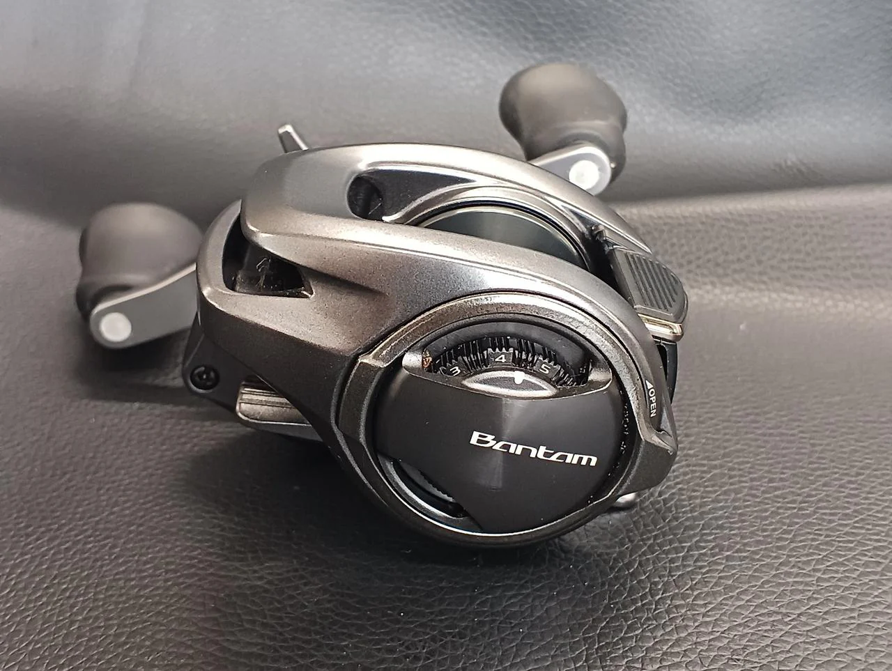 SHIMANO Baitcasting Reel BANTAM XG RIGHT - Image 3