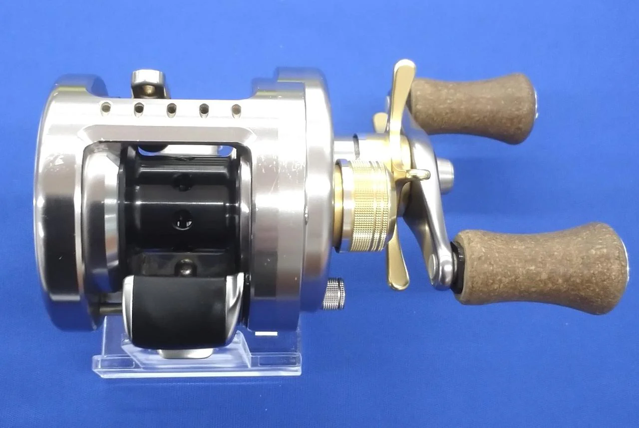 Shimano Baitcasting Reel CALCUTTA CONQUEST 100DC - Image 2