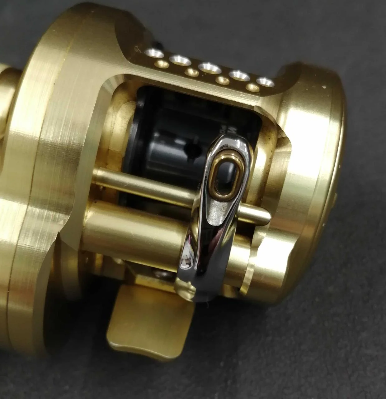 SHIMANO Baitcasting reel CALCUTTA CONQUEST 100HG - Image 5