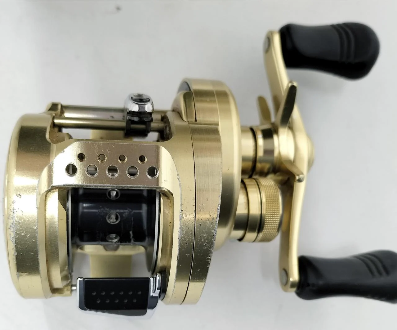 SHIMANO Baitcasting Reel Calcutta Conquest 200HG - Image 3
