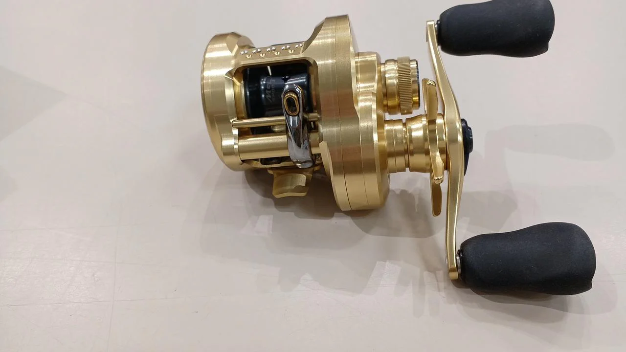 SHIMANO Baitcasting Reel CALCUTTA CONQUEST - Image 5