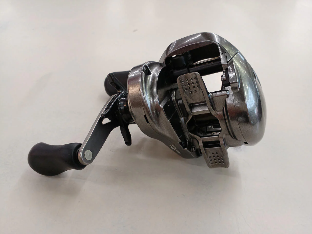 SHIMANO Baitcasting reel CHRONARCH MGL 150HG - Image 2