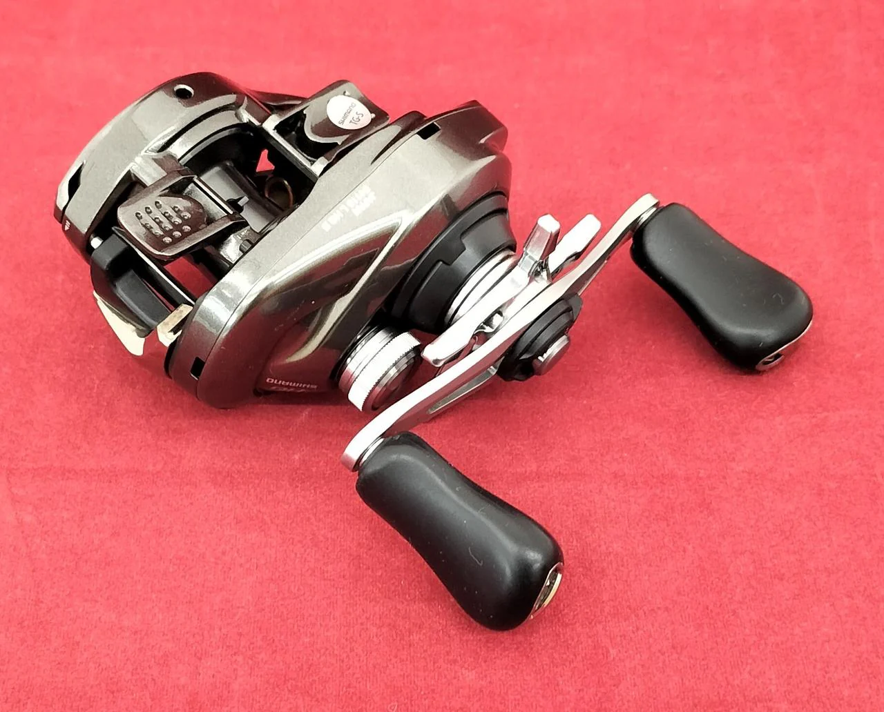 SHIMANO Baitcasting Reel METANIUM HG LEFT - Image 3