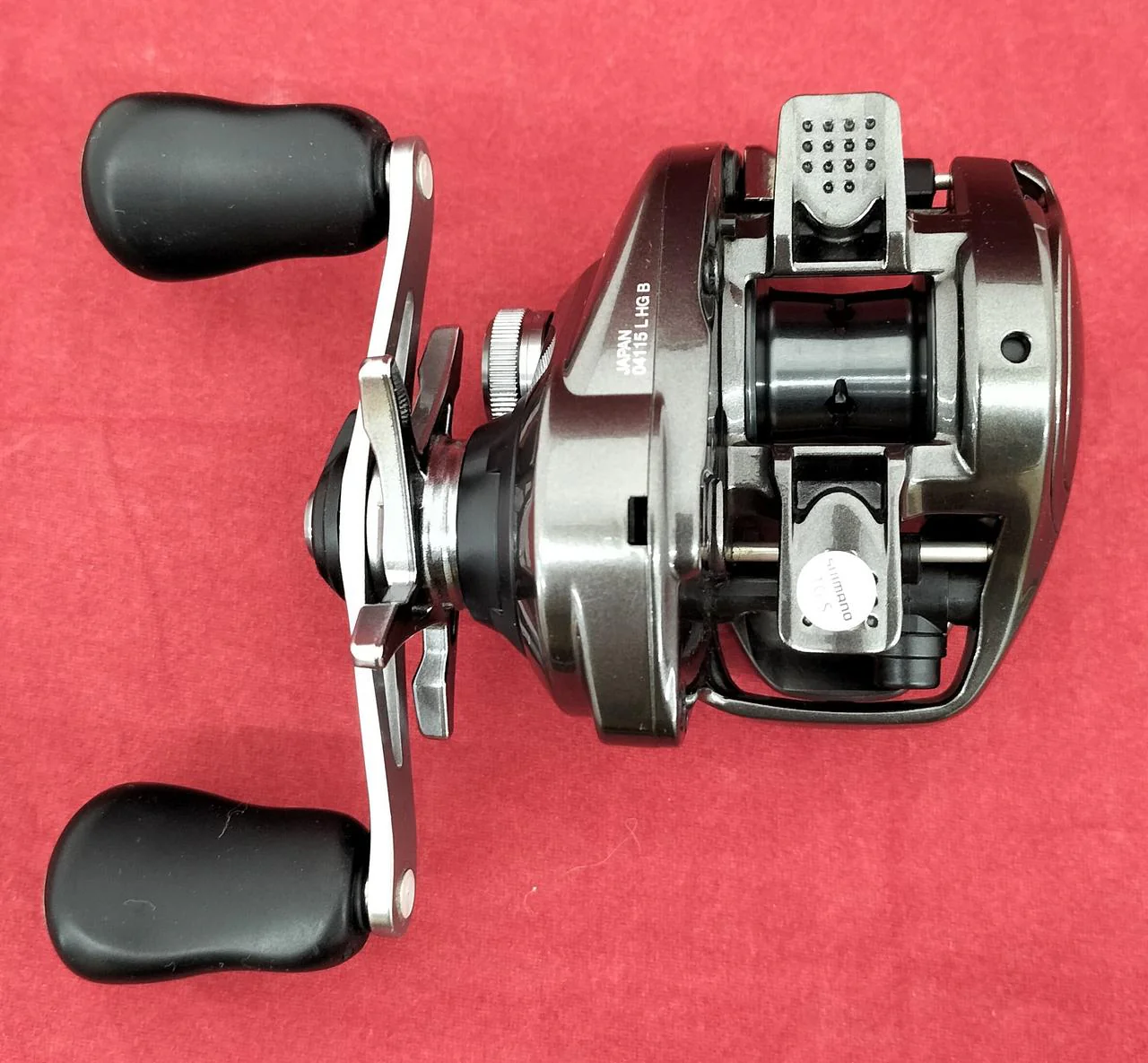 SHIMANO Baitcasting Reel METANIUM HG LEFT - Image 4