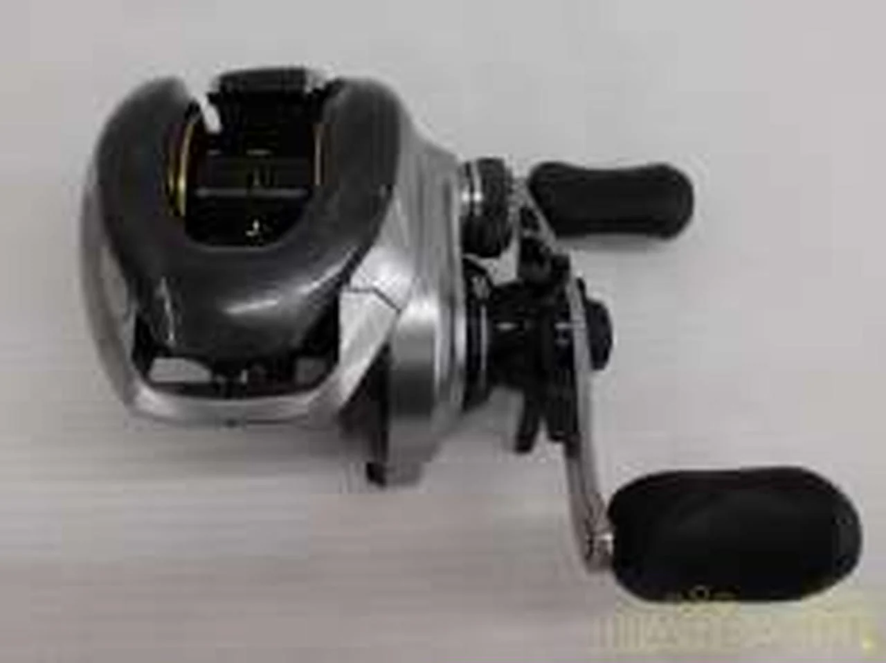 SHIMANO Baitcasting reel METANIUM with scratches