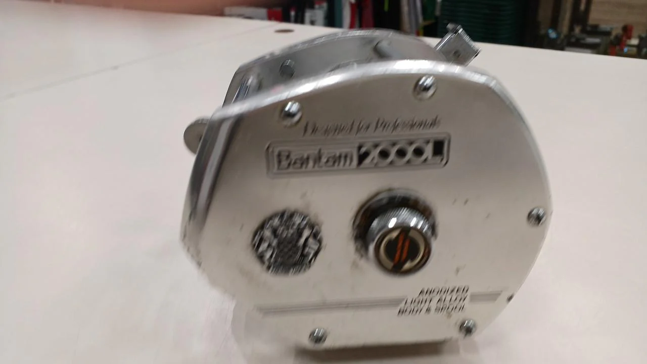 SHIMANO BANTAM2000L Boat Conventional Reel - Image 3