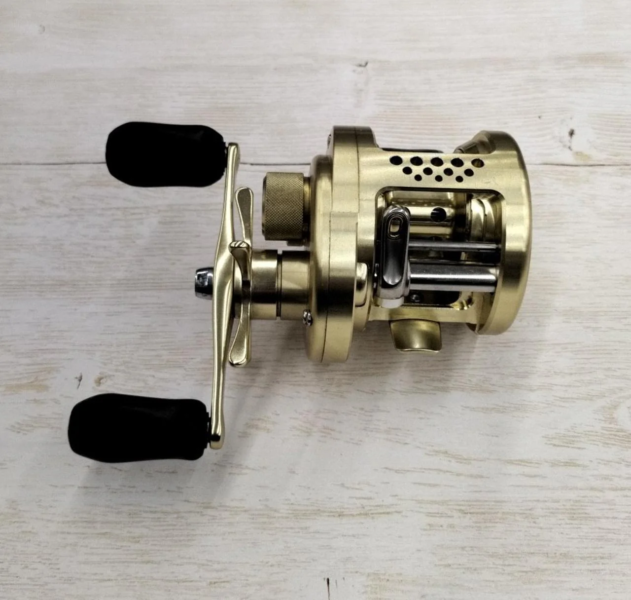 SHIMANO CALCUTTA CONQUEST200 RH440 - Image 4
