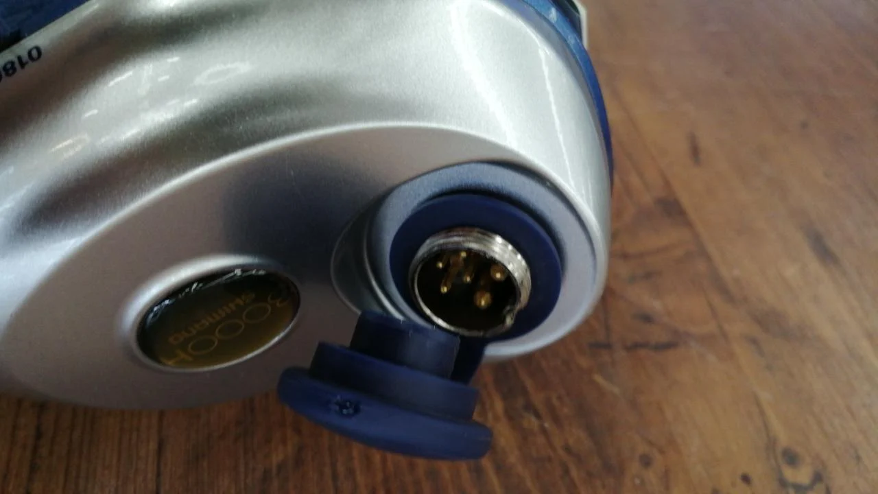 SHIMANO Electric Reel 04 Dendo-Maru 3000H - Image 8