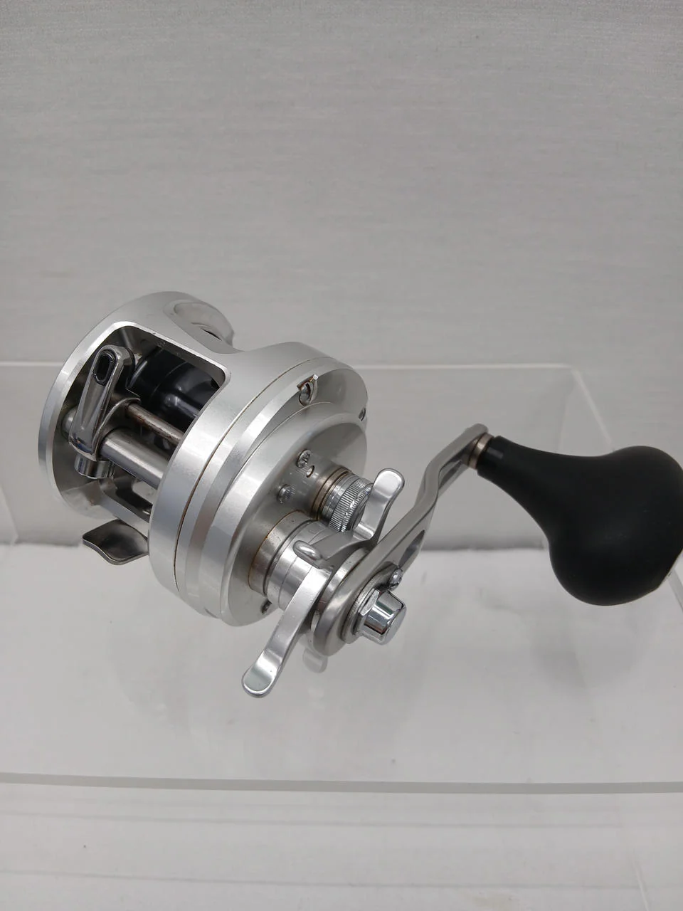 SHIMANO OCEA CALCUTTA 301HG