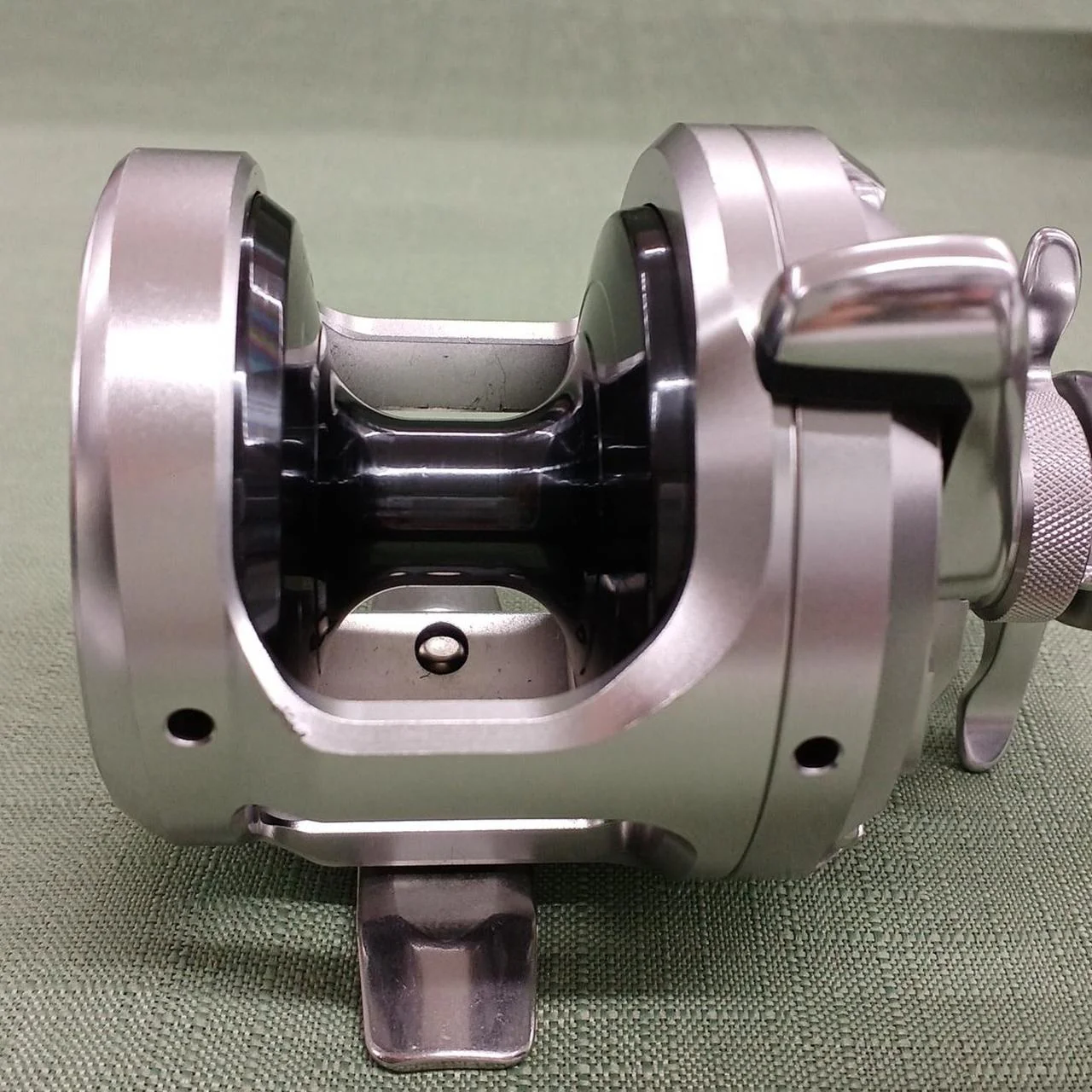 SHIMANO Reel 17 OCEA JIGGER 1500HG - Image 4