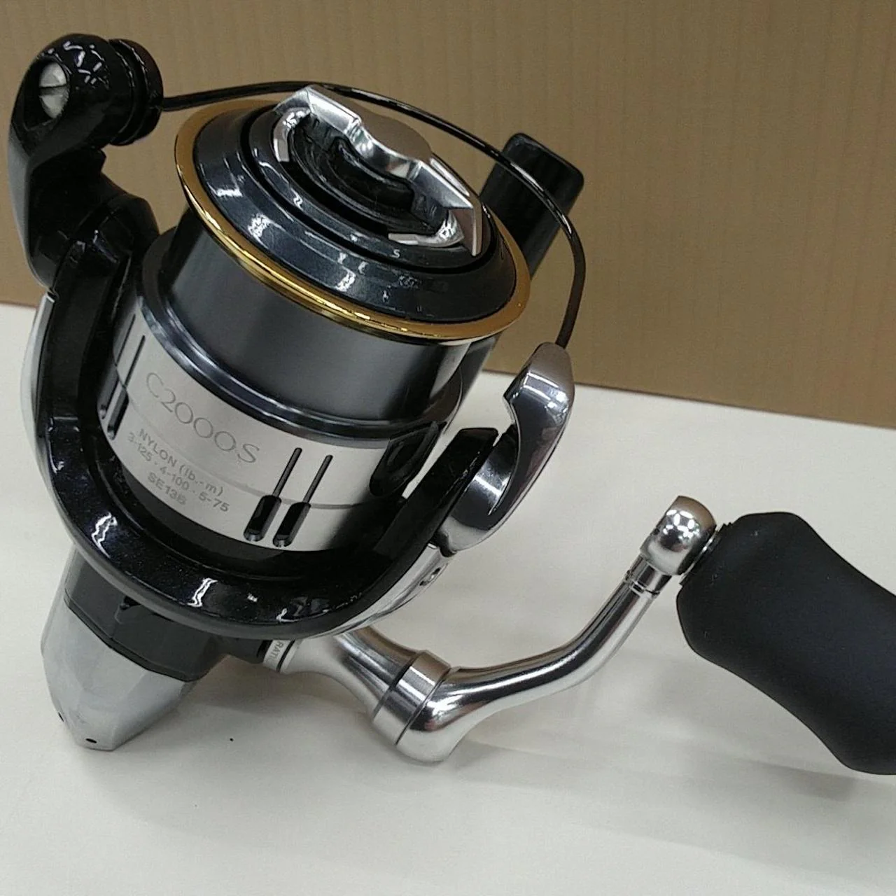 SHIMANO Spinning Reel 12VANQUISH C2000S - Image 3