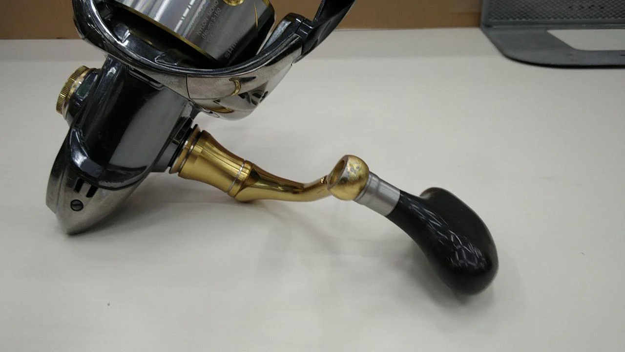 SHIMANO Spinning Reel 14 Stella 3000HG - Image 4