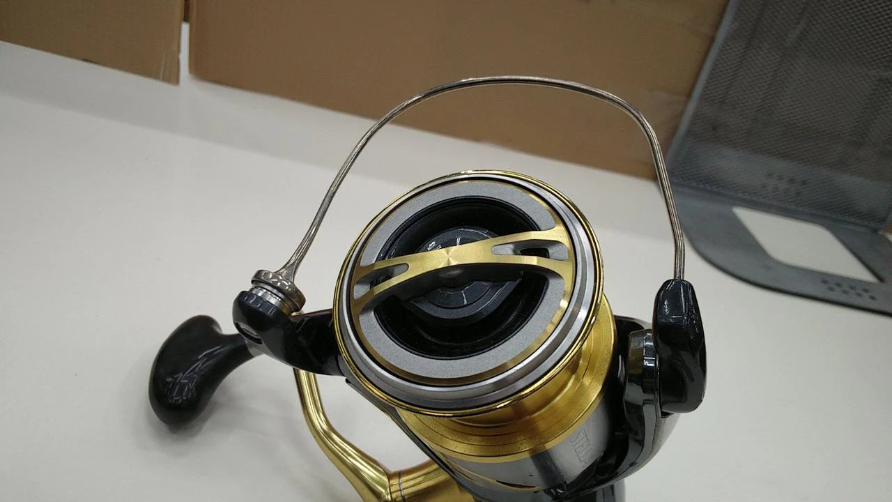SHIMANO Spinning Reel 14 Stella 3000HG - Image 7