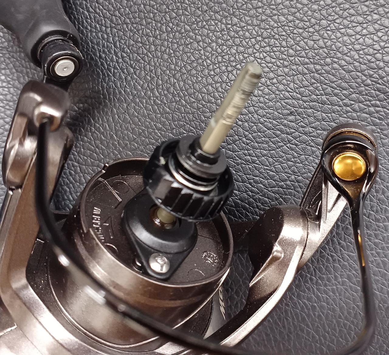SHIMANO Spinning Reel 17 COMPLEX CI4+ C2500S F4HG - Image 4