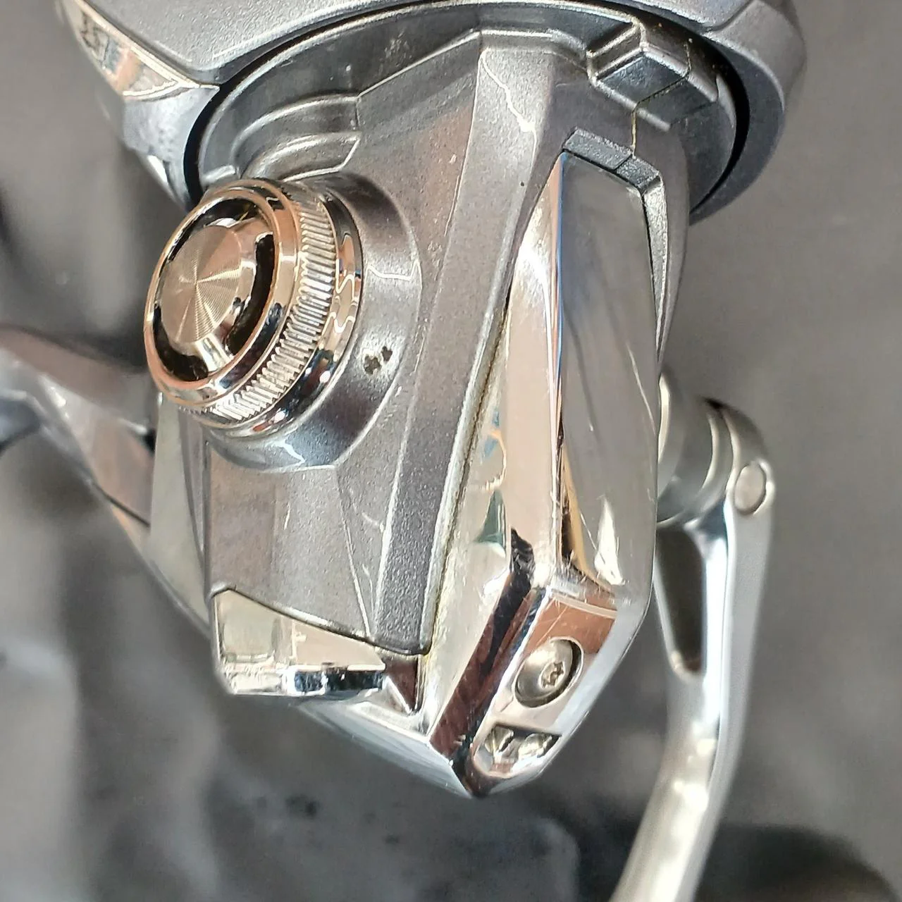 SHIMANO Spinning Reel 17 ULTEGRA C2000HGS-B - Image 4