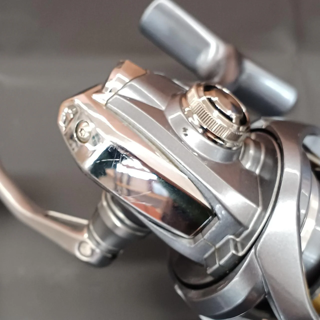 SHIMANO Spinning Reel 17 ULTEGRA C2000HGS-B - Image 5