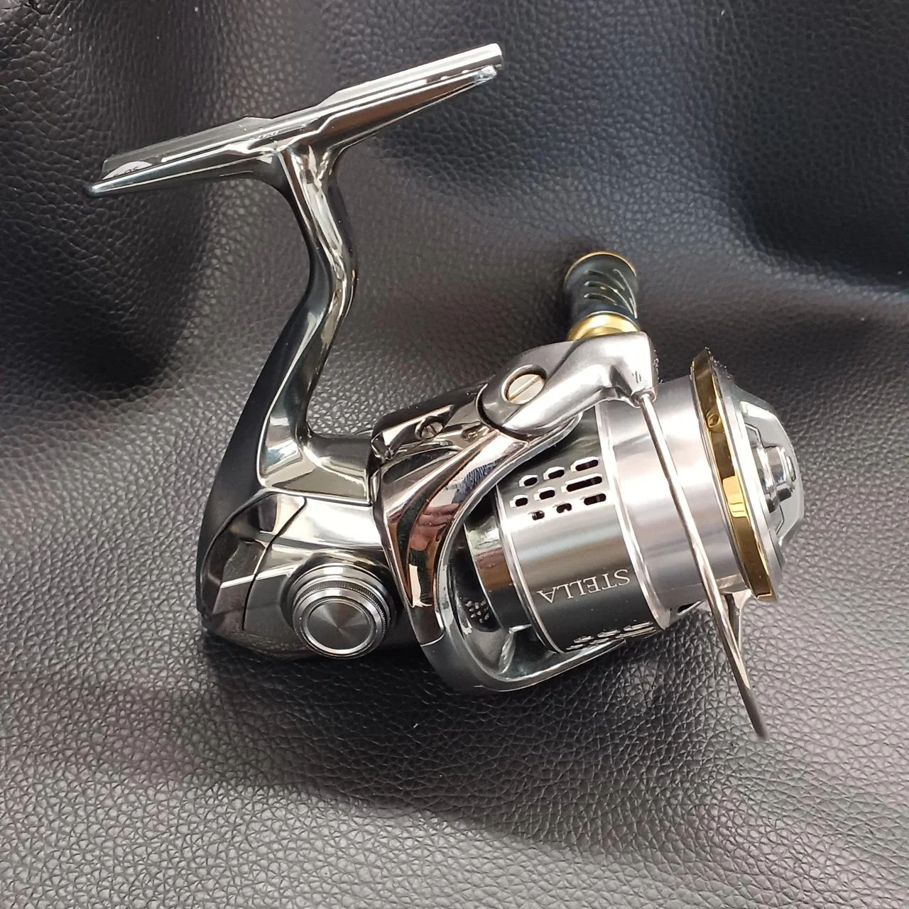 SHIMANO Spinning Reel 18 STELLA C2000SHG - Image 3