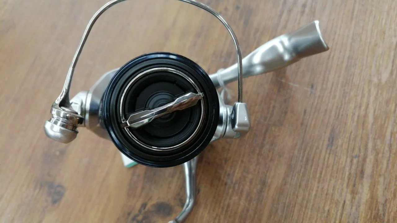 SHIMANO Spinning Reel 19 STRADIC C2000S - Image 3