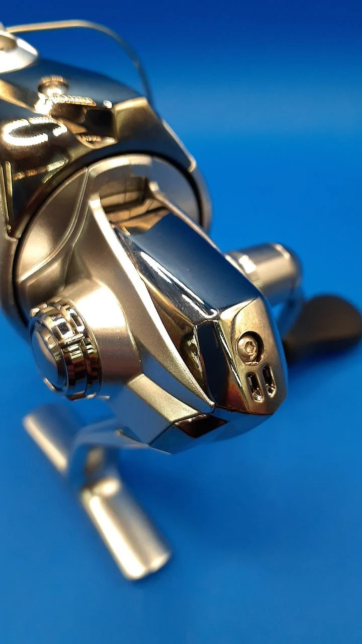 SHIMANO Spinning Reel 19 STRADIC C2000SHG-L 04014 - Image 4