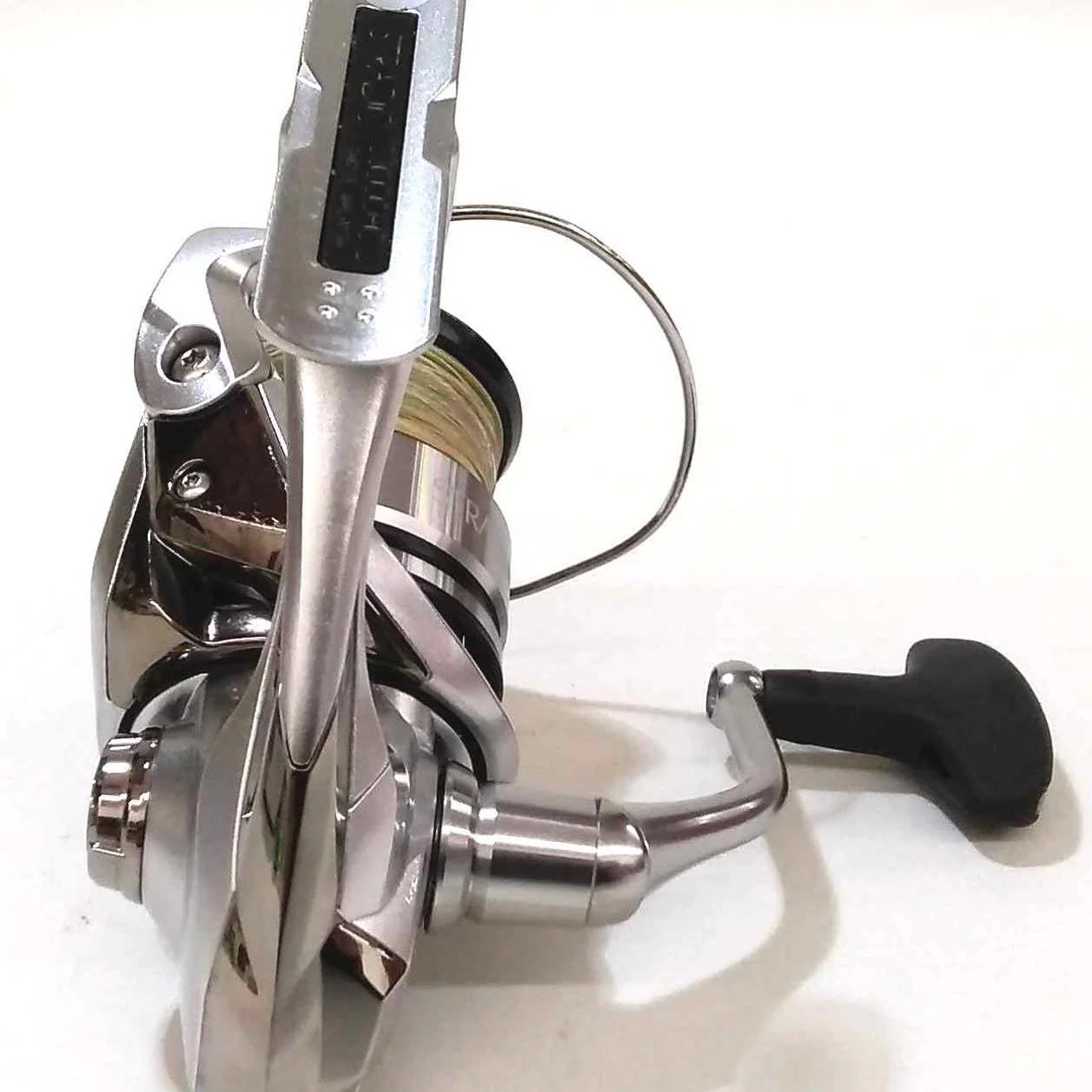 SHIMANO Spinning Reel 19STRADIC C3000HG - Image 4