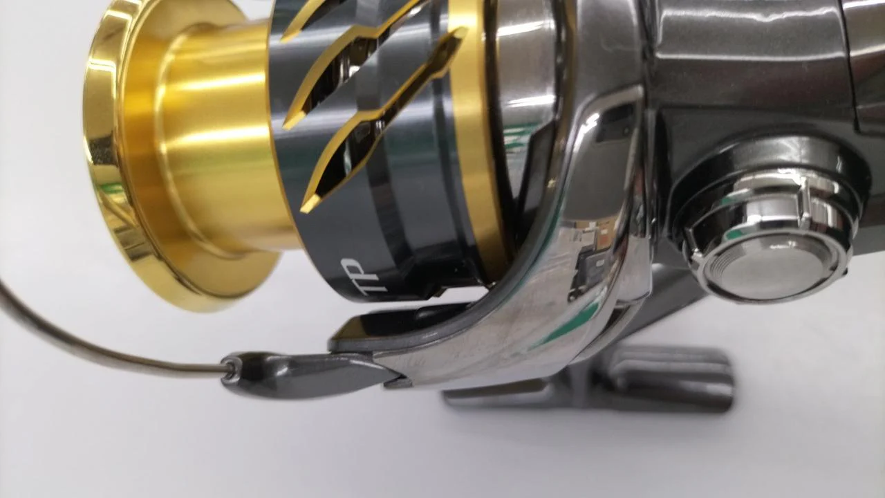 SHIMANO Spinning Reel 20 Twin Power C3000XG-D - Image 5