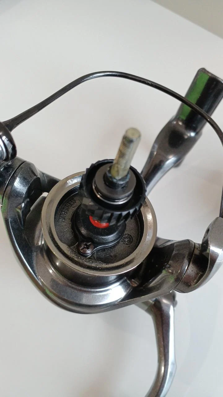 SHIMANO Spinning Reel 21COMPLEX XR C2000F4 - Image 9