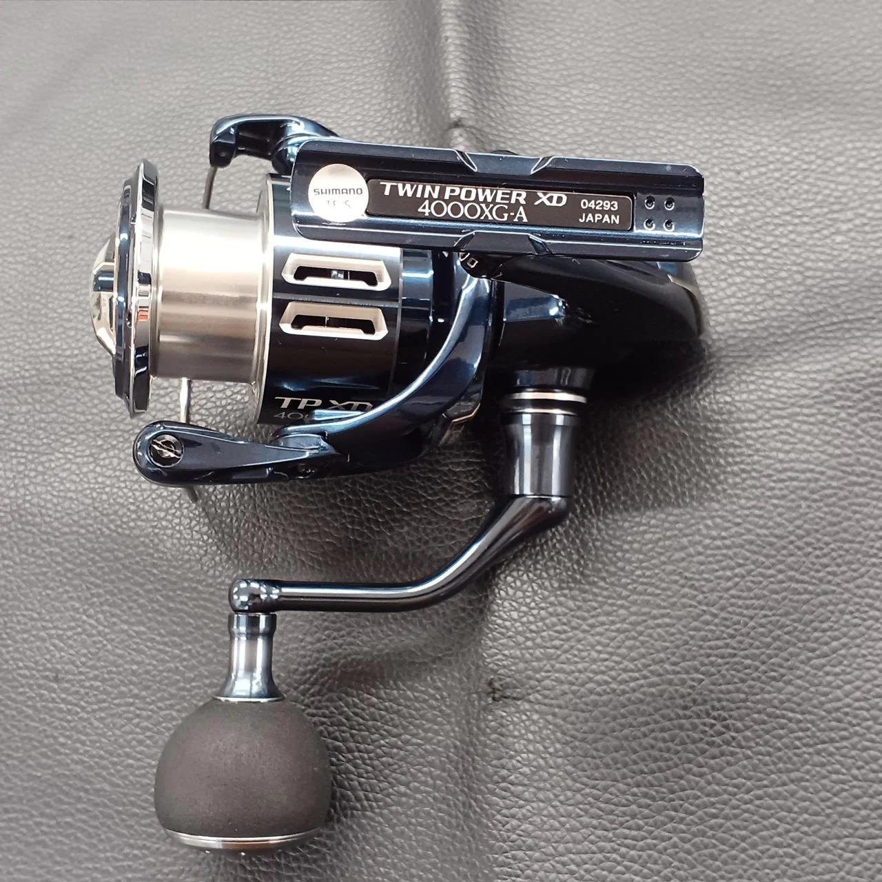 SHIMANO Spinning Reel 21TWIN POWER XD 4000XG-A - Image 4