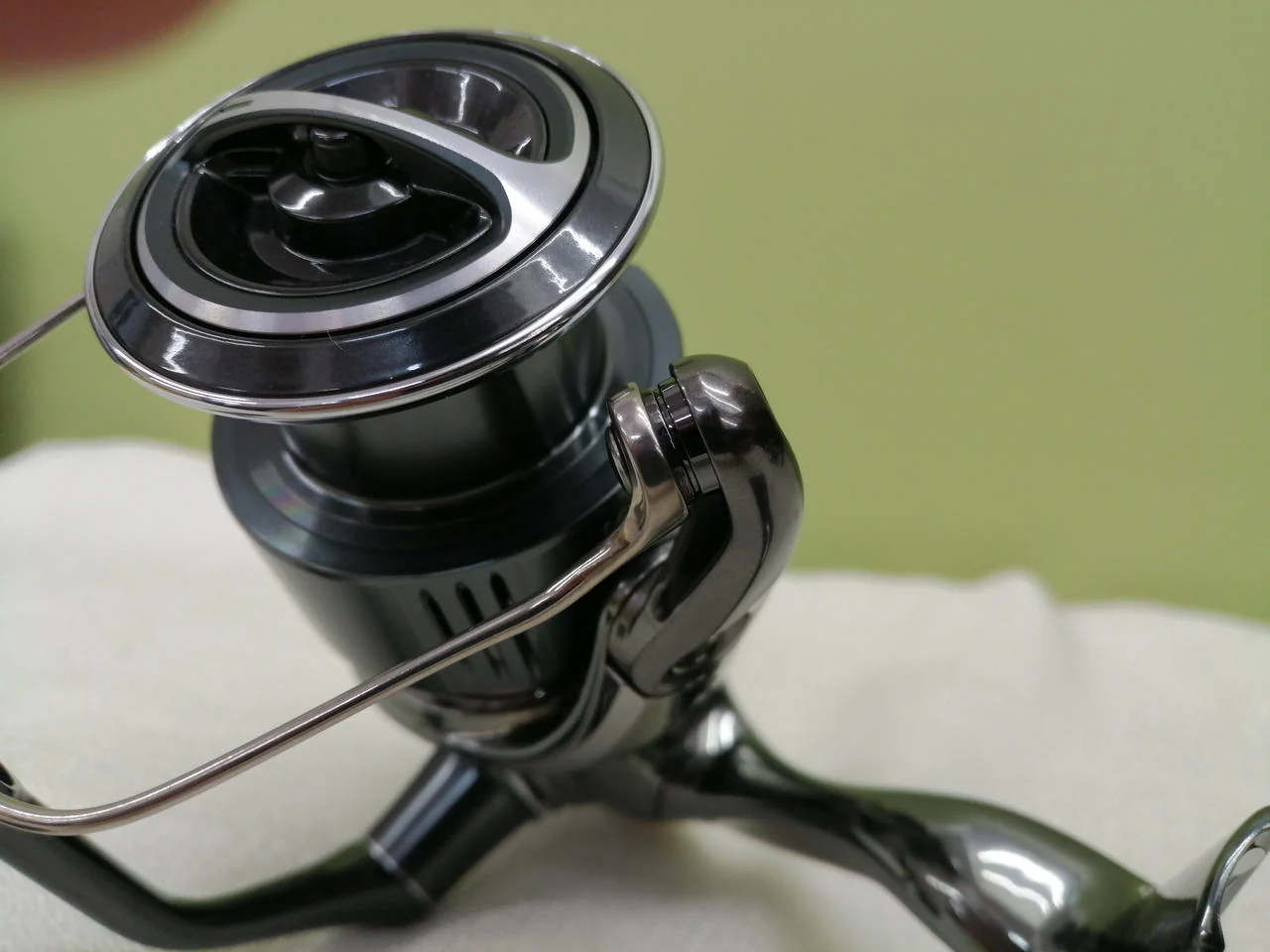 SHIMANO Spinning Reel 22 STELLA 4000XG - Image 8