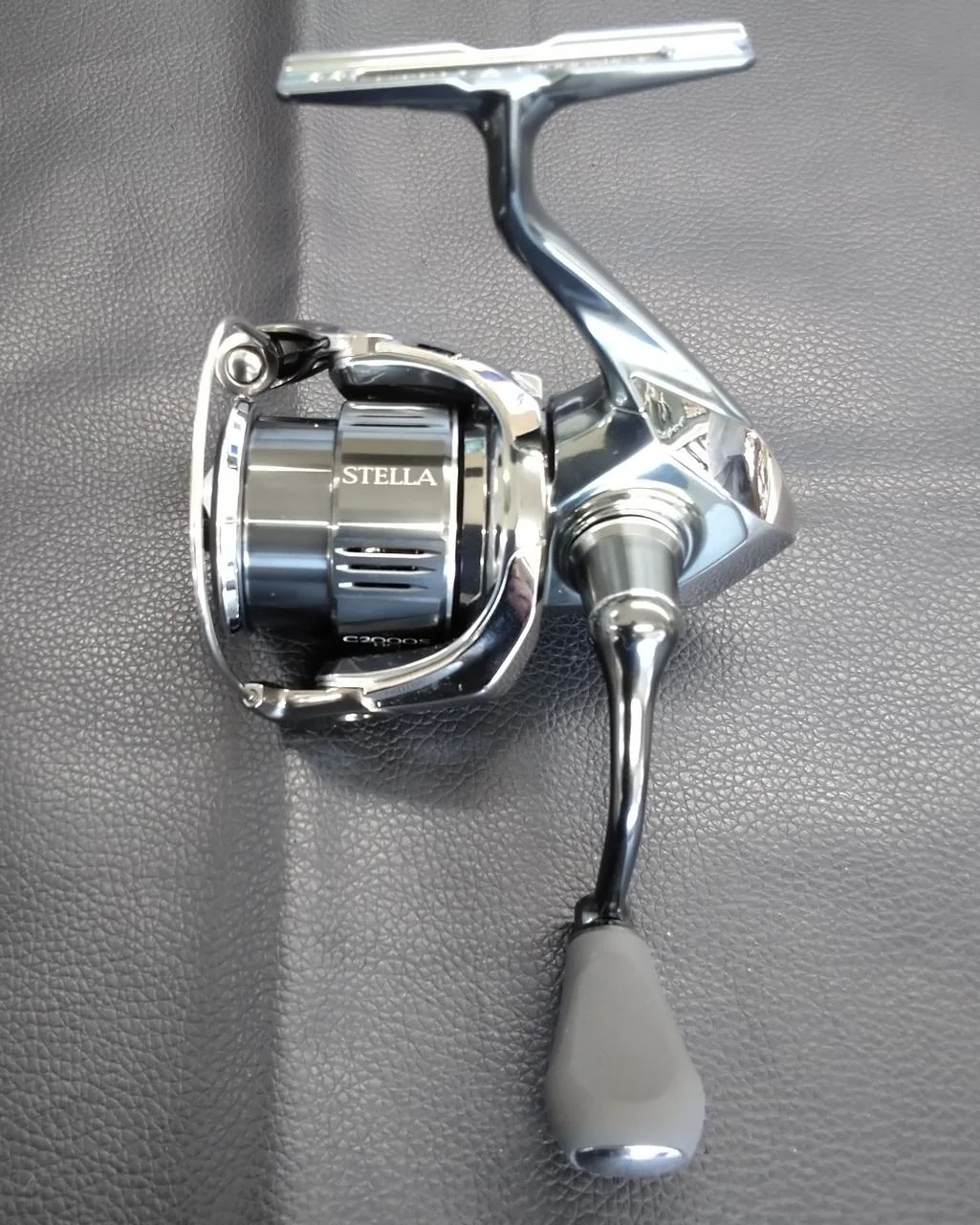 SHIMANO Spinning Reel 22STELLA C2000SHG - Image 2