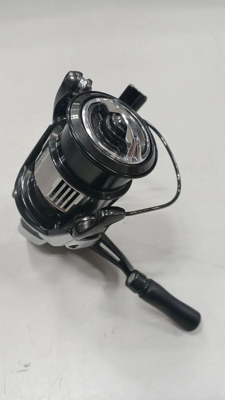 SHIMANO Spinning Reel 23 Vanquish C2000S - Image 2