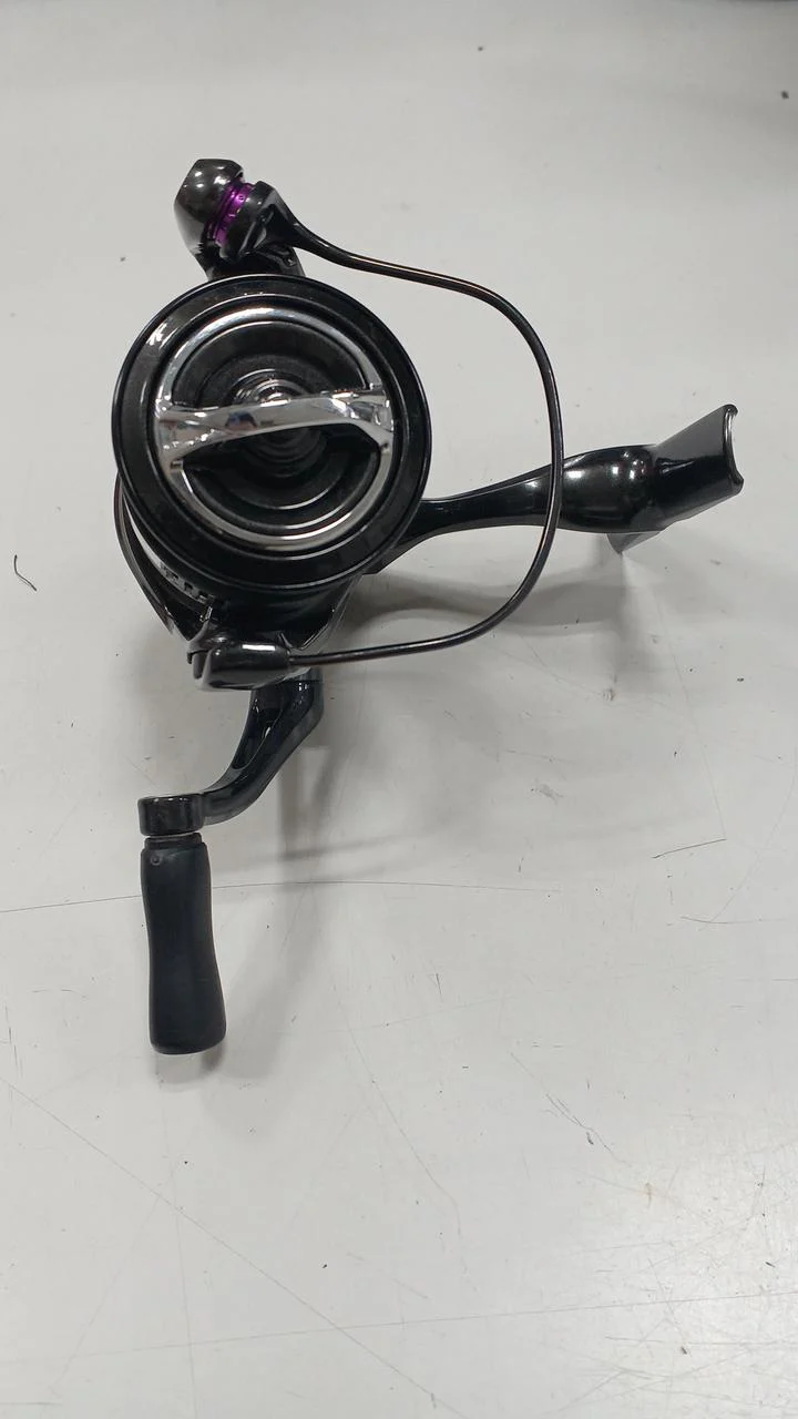 SHIMANO Spinning Reel 23VANQUISH C2000S - Image 4