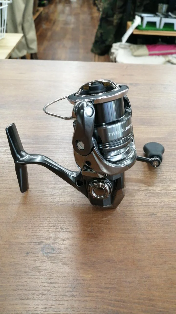 SHIMANO Spinning Reel 24 TWIN POWER C2500SXG - Image 2