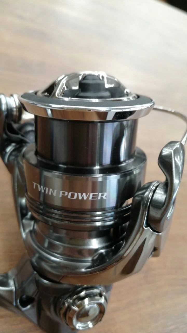SHIMANO Spinning Reel 24 TWIN POWER C2500SXG - Image 6