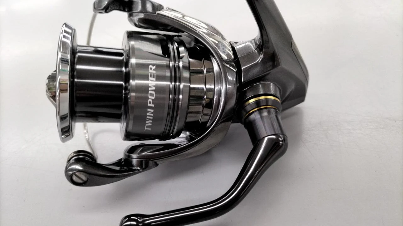 SHIMANO Spinning Reel 24 Twin Power C3000XG - Image 3